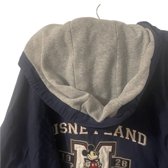 Disneyland Resort 1928 Mickey Mouse Jacket Embroidered Size large - Picture 3 of 16